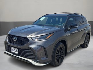 Used 2024 Toyota Highlander LE image 1