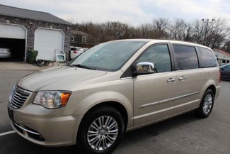 Used 2015 Chrysler Town & Country Touring-L w/ Driver Convenience Group image 1