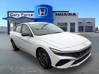 Used 2025 Hyundai Elantra Sport image 1