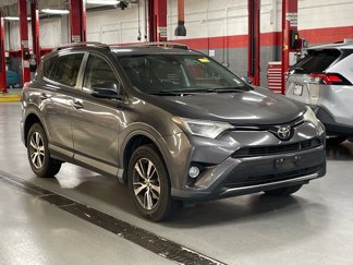 Used 2017 Toyota RAV4 XLE video 2
