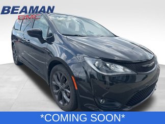 Used 2018 Chrysler Pacifica Touring Plus w/ S Appearance Package image 1