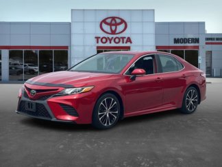 Used 2020 Toyota Camry SE w/ Moonroof Package image 1