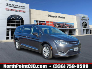 Used 2017 Chrysler Pacifica Touring-L image 1