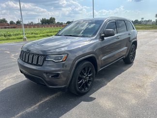Used 2021 Jeep Grand Cherokee Laredo X image 1