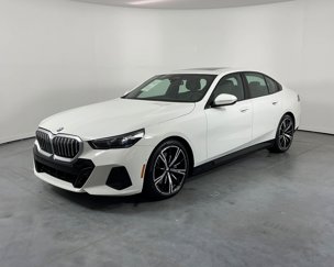 Used 2024 BMW 540i xDrive w/ Premium Package image 1