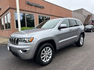 Used 2021 Jeep Grand Cherokee Laredo image 1