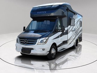 Used 2016 Mercedes-Benz Sprinter 3500 image 1