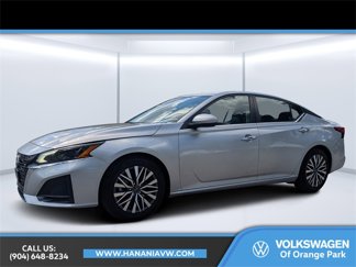Used 2023 Nissan Altima 2.5 SV image 1