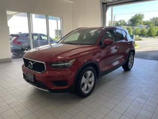 Certified 2020 Volvo XC40 T5 Momentum image 1