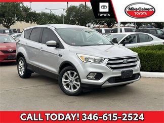 Used 2017 Ford Escape SE image 1