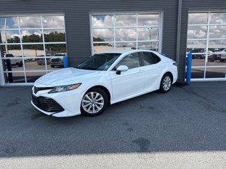 Used 2020 Toyota Camry LE image 1