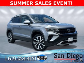 Used 2024 Volkswagen Taos SE image 1