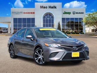 Used 2020 Toyota Camry SE image 1