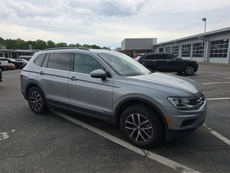 Used 2021 Volkswagen Tiguan SE w/ Panoramic Sunroof Package image 1