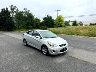 Used 2013 Hyundai Accent GLS image 1