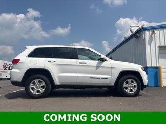 Used 2017 Jeep Grand Cherokee Laredo image 1
