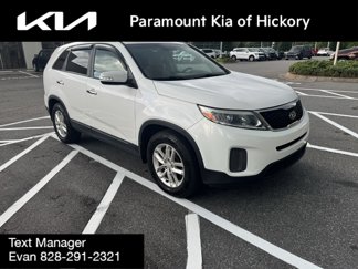 Used 2015 Kia Sorento LX image 1