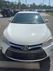 Used 2015 Toyota Camry LE image 1