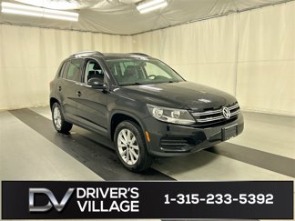 Used 2015 Volkswagen Tiguan SE image 1
