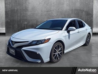 Used 2023 Toyota Camry SE image 1