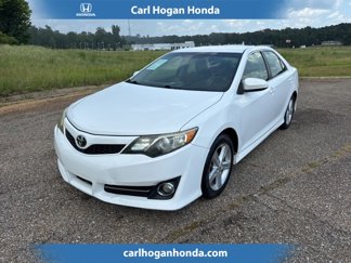 Used 2014 Toyota Camry SE image 1