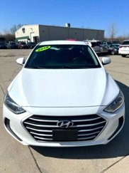 Used 2018 Hyundai Elantra SEL image 1