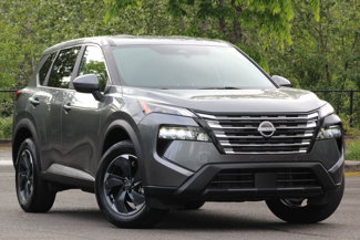 Used 2024 Nissan Rogue SV image 1