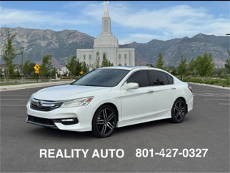 Used 2017 Honda Accord Touring image 1