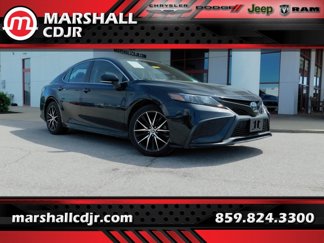 Used 2022 Toyota Camry SE image 1