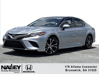 Used 2019 Toyota Camry SE image 1