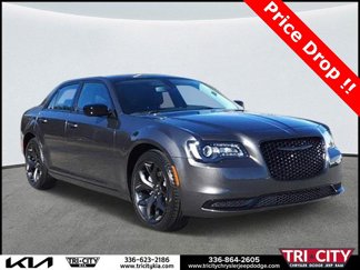 New 2023 Chrysler 300 Touring w/ Sport Appearance Package image 1