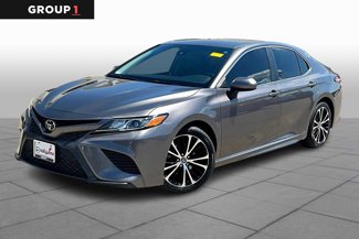 Used 2018 Toyota Camry SE image 1