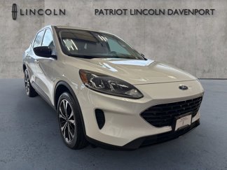 Used 2022 Ford Escape SE w/ SE Sport Appearance Package image 1
