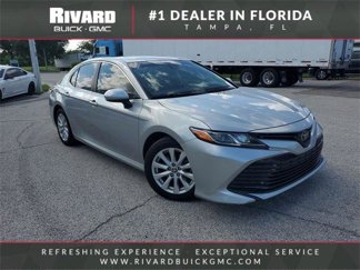 Used 2020 Toyota Camry LE image 1