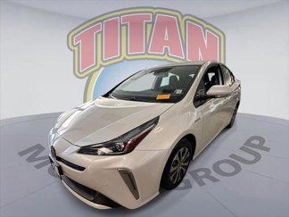 Certified 2021 Toyota Prius LE image 1