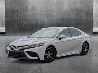 Used 2022 Toyota Camry SE image 1