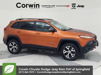 Used 2016 Jeep Cherokee Trailhawk w/ Comfort/Convenience Group image 1