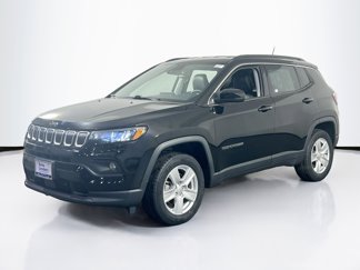 Used 2022 Jeep Compass Latitude image 1