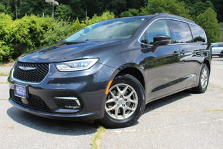 Used 2021 Chrysler Pacifica Touring image 1