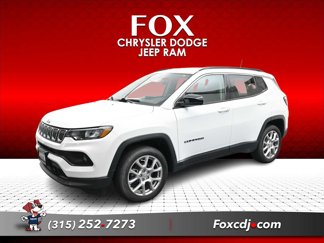 Used 2022 Jeep Compass Latitude image 1