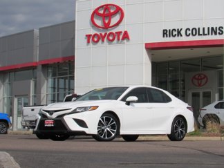 Used 2018 Toyota Camry SE image 1