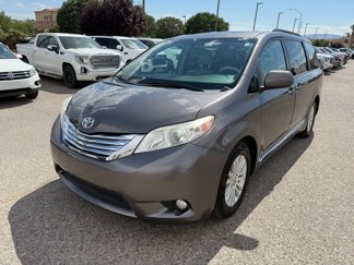 Used 2014 Toyota Sienna L image 1