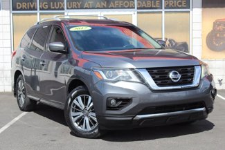 Used 2017 Nissan Pathfinder SV image 1