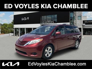 Used 2015 Toyota Sienna LE video 1
