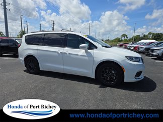 Used 2021 Chrysler Pacifica Touring-L w/ S Appearance Package image 1