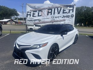 Used 2018 Toyota Camry image 1