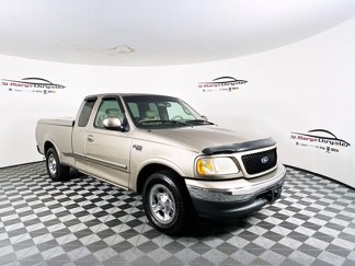 Used 2001 Ford F150 Lariat image 1