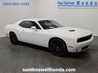 Used 2019 Dodge Challenger SXT image 1