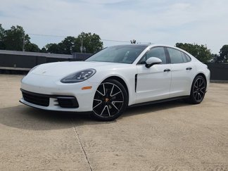 Used 2018 Porsche Panamera 4 image 1