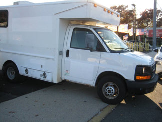 Used 2009 GMC Savana 3500 image 1